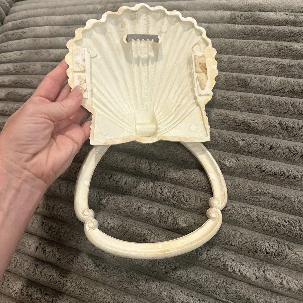 Vintage Seashell Towel Ring Holder Off White Homco 70s Shabby Beach House Decor